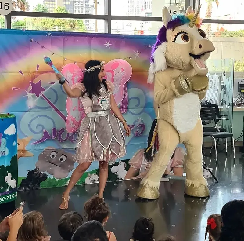 חן פיית הרגשות בהופעה עם מולי החד קרן
