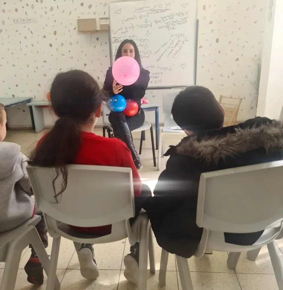 סדנאות תיאטרון בובות - חן פיית הרגשות