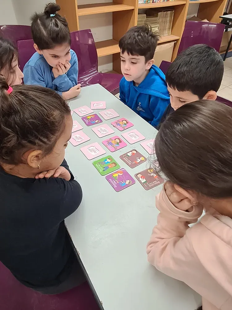 סדנאות תיאטרון בובות - חן פיית הרגשות