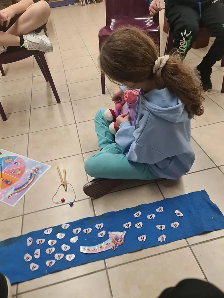 סדנאות תיאטרון בובות - חן פיית הרגשות