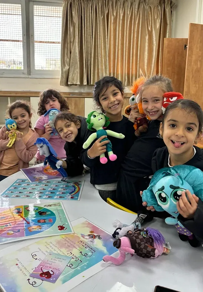 סדנאות תיאטרון בובות - חן פיית הרגשות