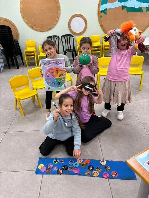 סדנאות תיאטרון בובות - חן פיית הרגשות